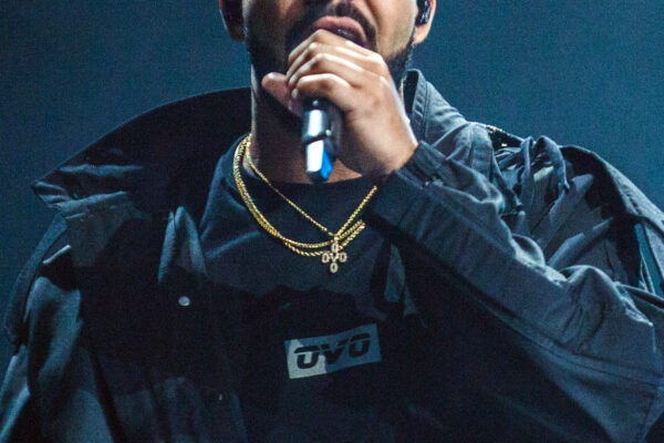 Drake prezradil, koľko prehral na stávkach len tento mesiac